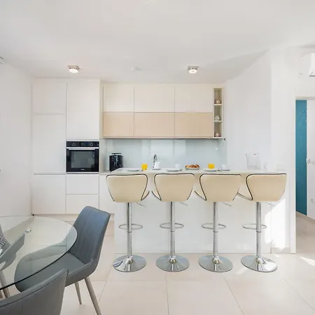 A&d Deluxe Penthouse Dani Апартаменты Проманья