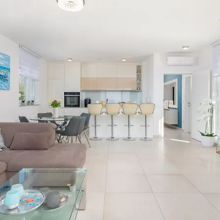 A&d Deluxe Penthouse Dani 프로마이나